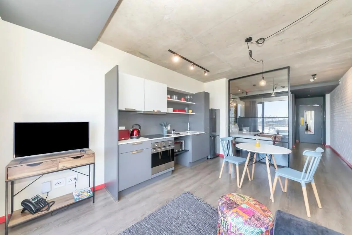 605 Wex1 Designer Studio With Pool And Onsite Parking Cape Town