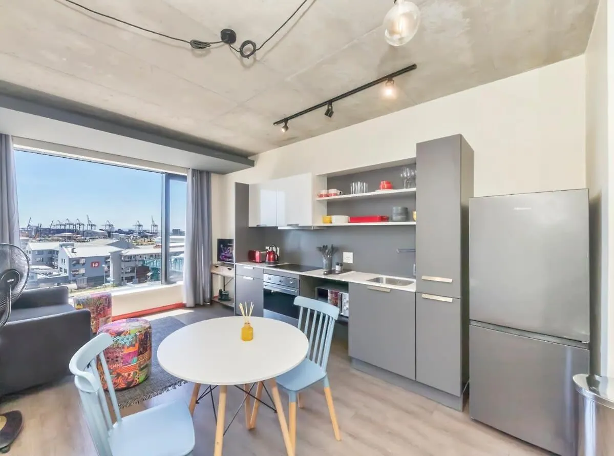605 Wex1 Designer Studio With Pool And Onsite Parking Cape Town