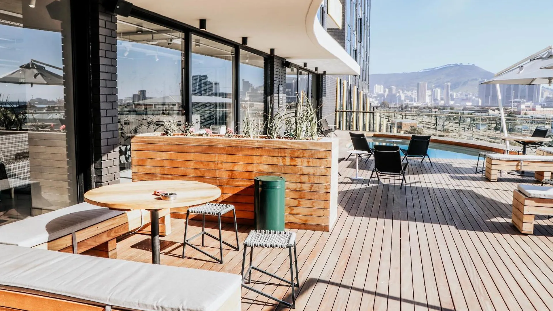 605 Wex1 Designer Studio With Pool And Onsite Parking Cape Town
