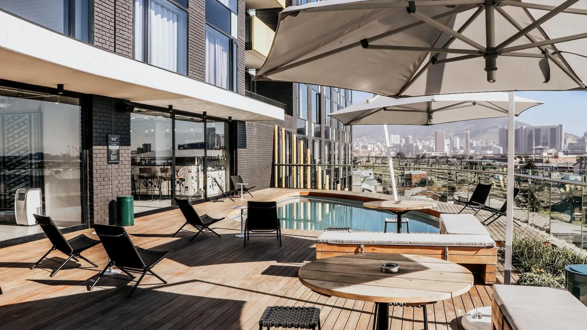 Apartment 605 Wex1 Designer Studio With Pool And Onsite Parking Cape Town
